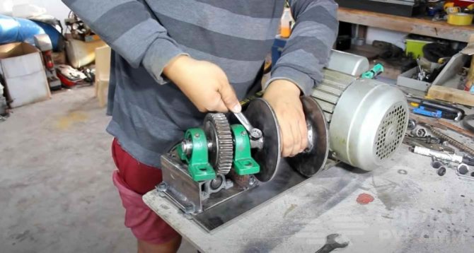 Как сделать электрическую лебедку для гаража своими руками