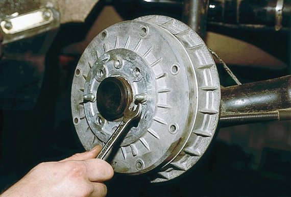 Замена тормозных колодок lada 2110 (ваз 2110)